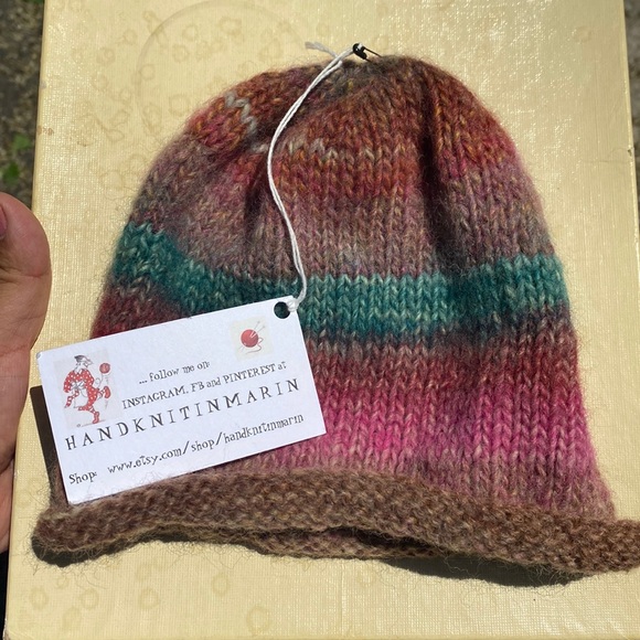 Hand knitting hat - Picture 1 of 4